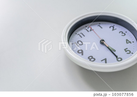 5時30分 17時30分 5時30分 17時30分 103077856
