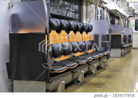 【JR九州】817系の車内 【JR九州】817系の車内 103077958