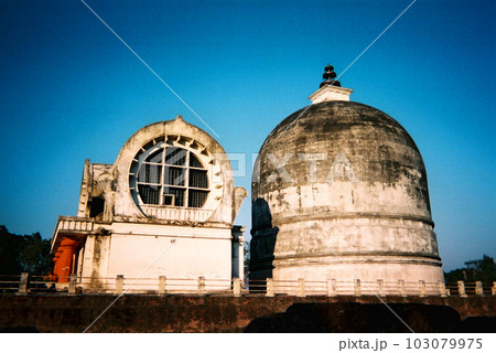 インド　クシナガラ　1995年1月 103079975