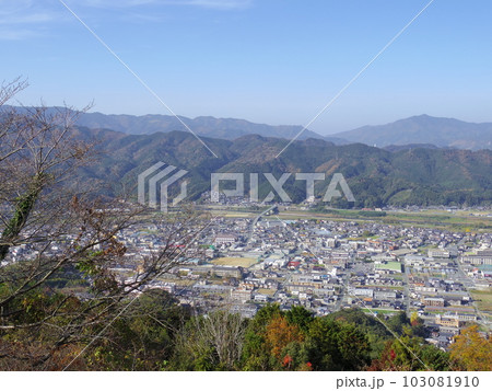 冨士山より望む大洲の街並み(愛媛県大洲市) 冨士山より望む大洲の街並み(愛媛県大洲市) 103081910