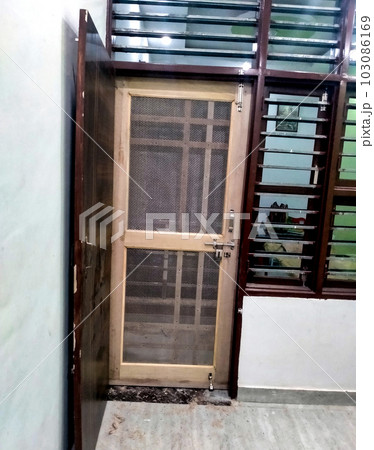 Beautiful apartment, interior, wooden doors open Beautiful apartment, interior, wooden doors open 103086169