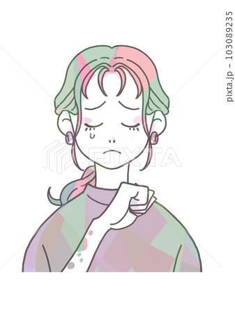 DVを受けたTシャツの女性（マルチカラー） 103089235