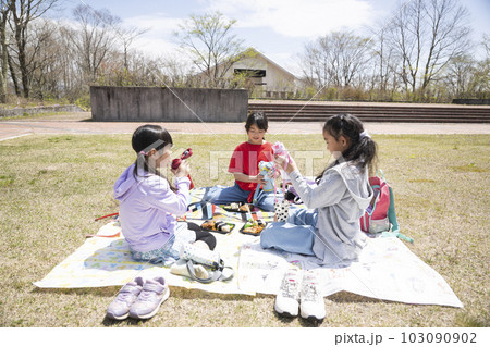 小学校の遠足 103090902