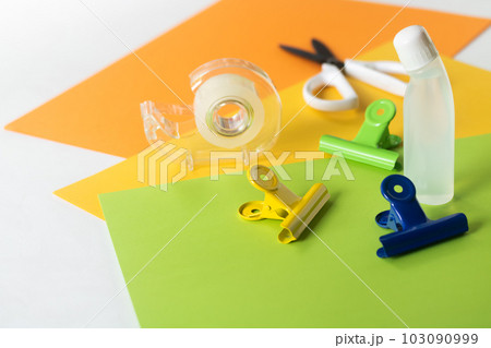 カラー用紙と工作用具 カラー用紙と工作用具 103090999