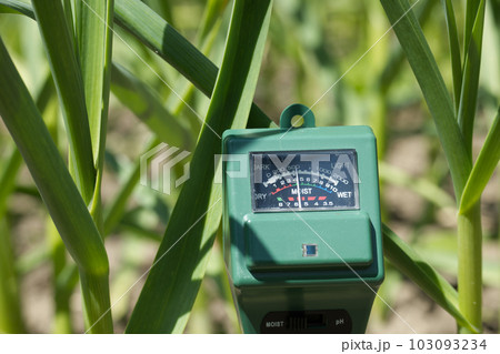 Three way meter PH, light and moisture in the soil Three way meter PH, light and moisture in the soil 103093234