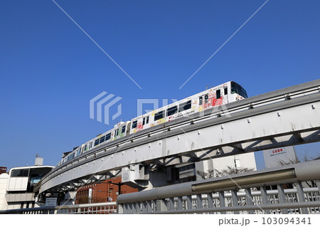 小倉北区中心部の街並み（旦過駅を出たモノレール） 103094341