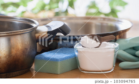 鍋の焦げと重曹 103094765