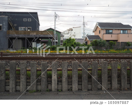 線路沿いの住宅 103097887
