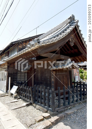中山道太田宿本陣門 103099353