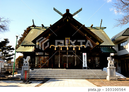 白老町 白老八幡神社の拝殿 103100564