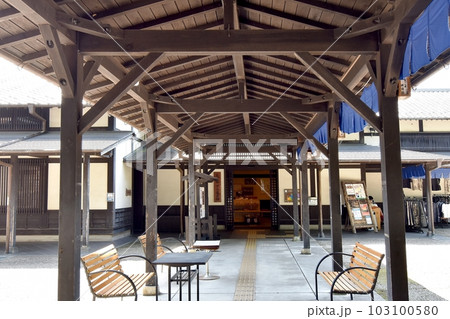 太田宿中山道会館玄関入り口 103100580