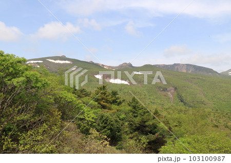 2023年5月の福島県の安達太良山の山開き 2023年5月の福島県の安達太良山の山開き 103100987