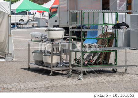 イベント会場　厨房機器の運搬・搬入 103101652