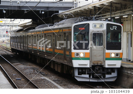 両毛線211系普通幕（方向幕車：小山⇔新前橋-高崎） 103104439