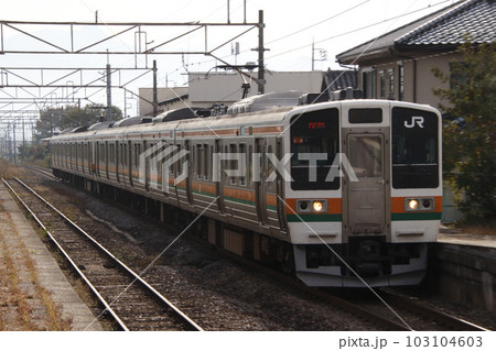 211系高崎地区6両編成 JR 211-3000系近郊電車(高崎車両センター・6両編成)セット｜製品情報