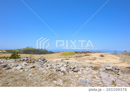 牛伏山・山頂の眺め【ビーナスライン】 103109378