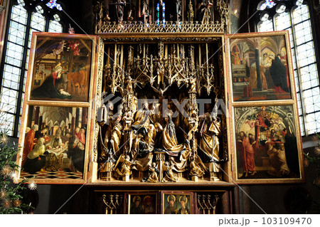 Main altar in Parish church in St. Wolfgang on Wolfgangsee in Austria Main altar in Parish church in St. Wolfgang on Wolfgangsee in Austria 103109470