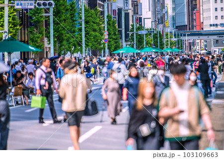 日本の東京都市景観 5類移行から2週間近く…銀座ホコ天でもマ無しの方が増…感染爆発は無い＝5月21日 103109663