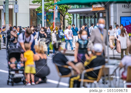 日本の東京都市景観 5類移行から2週間近く…銀座ホコ天でもマ無しの方が増…感染爆発は無い=5月21日 日本の東京都市景観 5類移行から2週間近く…銀座ホコ天でもマ無しの方が増…感染爆発は無い=5月21日 103109678