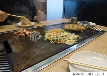 お好み焼き  調理イメージ 103117261