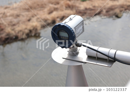 多摩川の立日橋に備え付けの水位監視カメラ 103122337