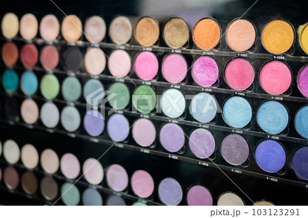Vibrant professional eyeshadow for make up Vibrant professional eyeshadow for make up 103123291