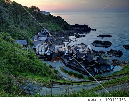 石川県珠洲市の海沿いのホテル 石川県珠洲市の海沿いのホテル 103123528