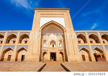 Medrese Kutlug Murad Inaka in Khiva 103125628