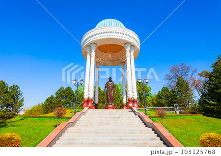 Alisher Navoiy monument in Tashkent, Uzbekistan 103125768