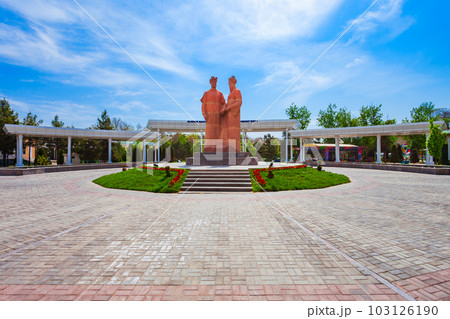 Alisher Navoi, Jami monument in Central Park, Samarkand 103126190