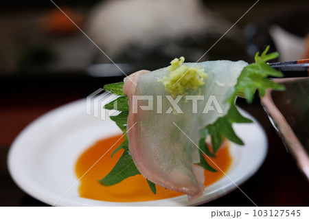 あんこうのお刺身（青森県風間浦村） 103127545