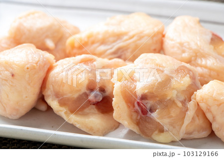 ぼんじり(テール)のアップ。下処理前。の写真素材 [103129166] - PIXTA 