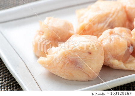 ぼんじり(テール)のアップ。下処理前。 ぼんじり(テール)のアップ。下処理前。 103129167