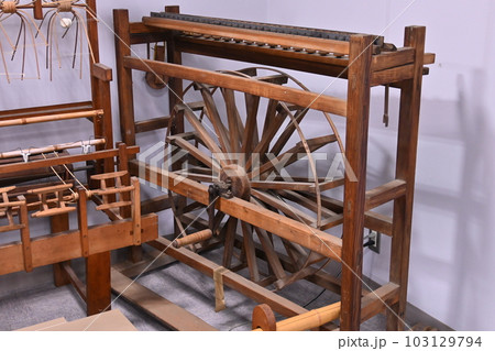 伝統工芸品　・「伊賀組紐（イガクミヒモ）」 103129794