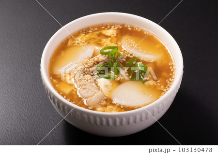 韓国餅 鶏肉のトックスープ 韓国餅 鶏肉のトックスープ 103130478