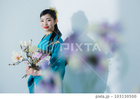 青い振袖　アジアンビューティー 103130500