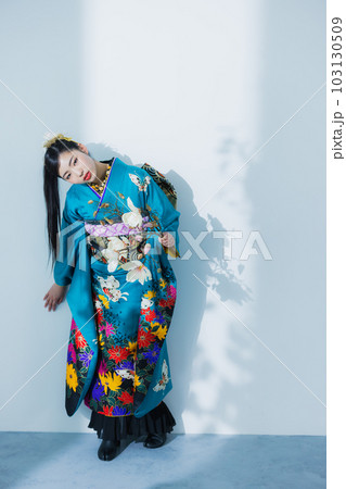 青い振袖 アジアンビューティー 青い振袖 アジアンビューティー 103130509