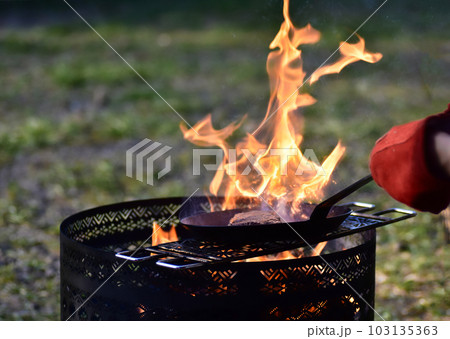 BBQで焼肉 103135363