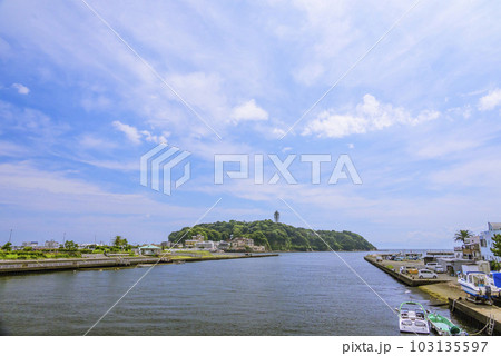 青空の江の島 103135597