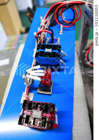 制御盤のスイッチ 103138003