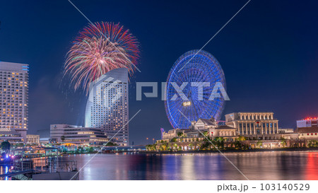横浜開港祭 みなとみらいの夜景と花火のコラボレーション 横浜開港祭 みなとみらいの夜景と花火のコラボレーション 103140529