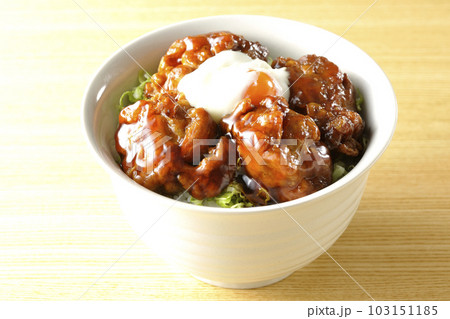 温玉のせ唐揚げ丼 103151185