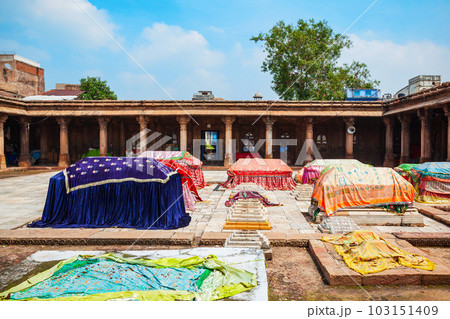 Rani No Hajiro Tomb, Ahmedabad 103151409