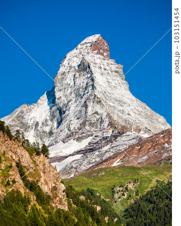 Matterhorn mountain range in Switzerland 103151454
