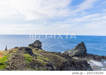 沖縄県・石垣島　御神崎の風景 103158200