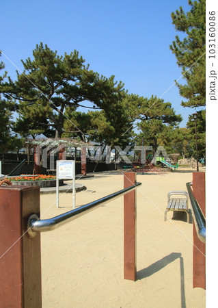 日本の公園：芦屋公園(兵庫県芦屋市)の鉄棒 103160086