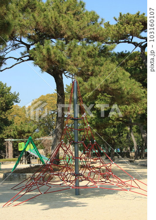 日本の公園：松林がある芦屋公園(兵庫県芦屋市) 103160107