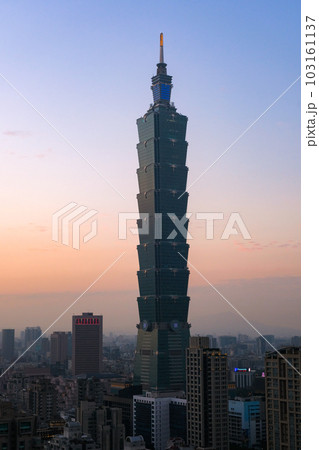 台湾 台北市 夕暮れの台北101 台湾 台北市 夕暮れの台北101 103161137