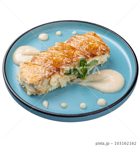 Cremeschnitte with apple cream 103162162