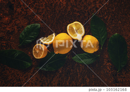 Ripe juicy lemons Ripe juicy lemons 103162168